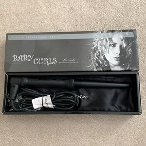 Her Styler Baby Curls professional curling iron